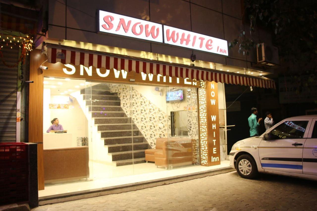Hotel Snow White Inn New Delhi Bagian luar foto