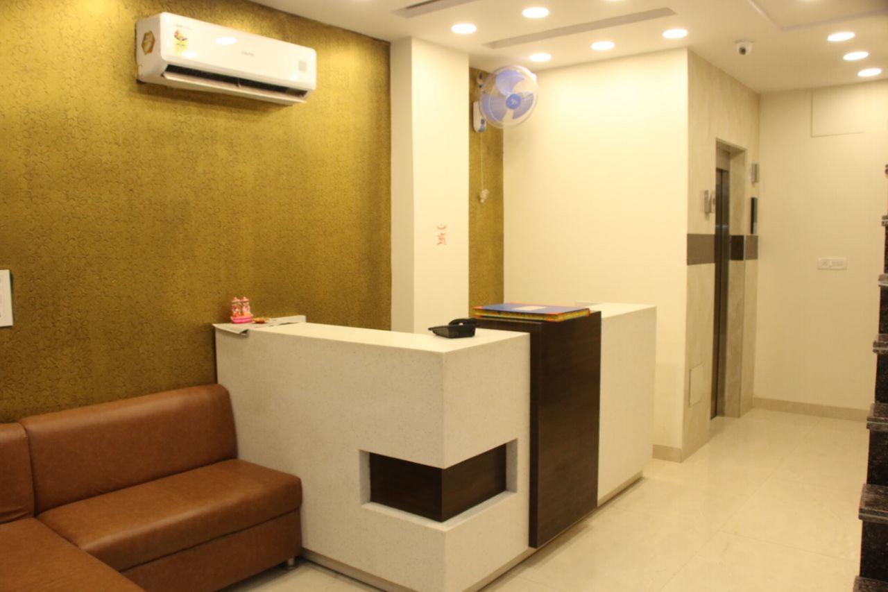 Hotel Snow White Inn New Delhi Bagian luar foto